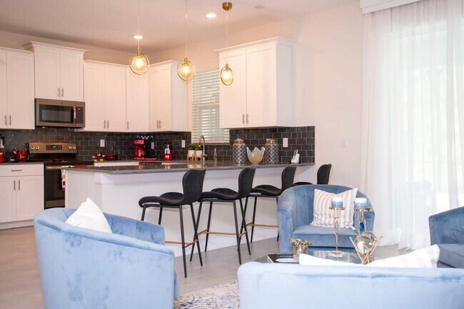 Building Photo - 2713 Bookmark Dr