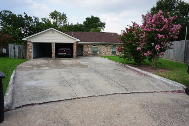 Building Photo - 15806 Sulky Trail Ct