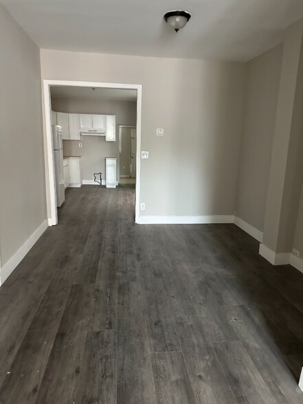 Building Photo - 2123 S 60th St