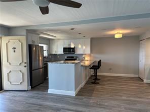 Building Photo - 12500 Capri Cir N