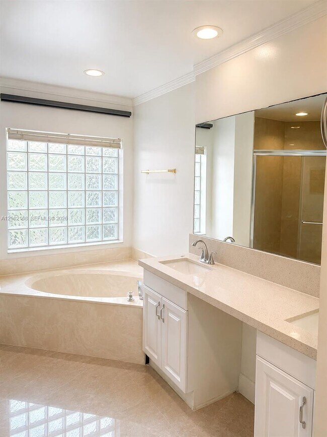 Building Photo - 16341 Malibu Dr