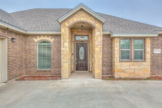 Building Photo - COMING DECEMBER 2025 - Bentwood Country Cl...