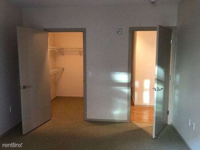 Building Photo - 2 br, 1 bath Apartment - 112 Beverly St