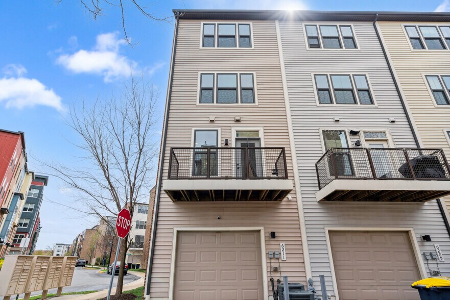 Building Photo - 6211 Chronicle St