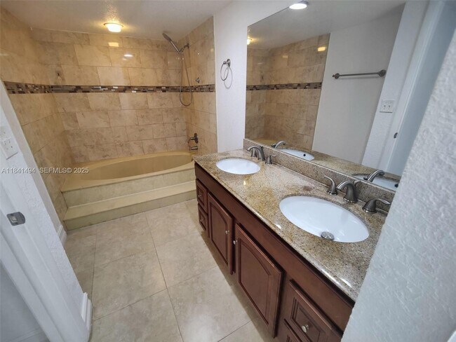 Building Photo - 616 Executive Center Dr