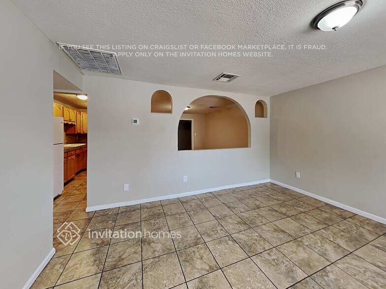 Building Photo - 4102 N 71st Ln