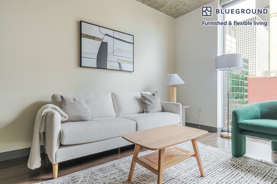 Primary Photo - 601 W Jackson Blvd