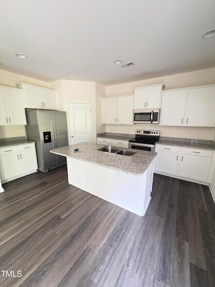 Building Photo - 3413 Slippery Elm Dr