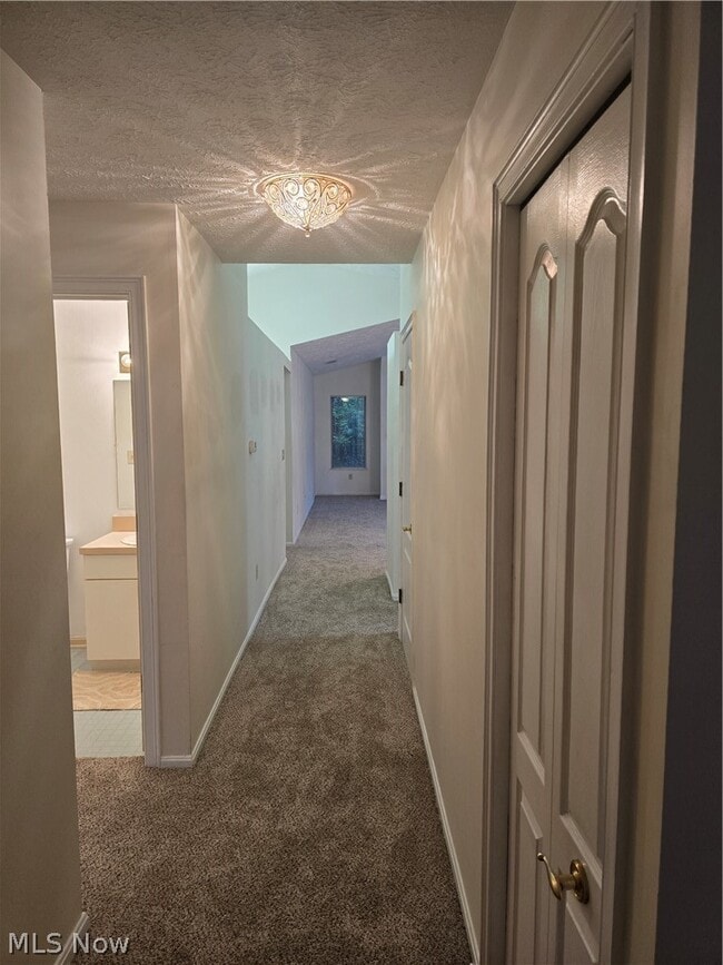 Building Photo - 355 Village Pointe Dr