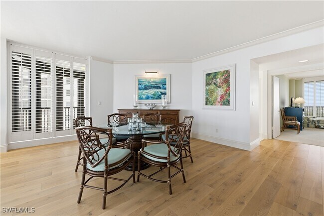 Building Photo - 8990 Bay Colony Dr