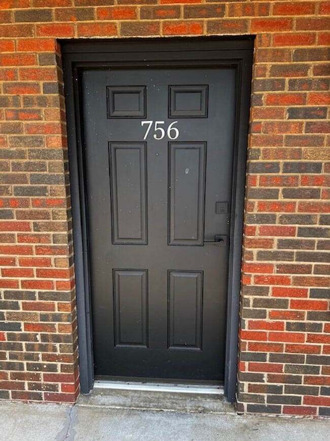 Building Photo - Maryville 37803 - COMING SOON! Available June 1st - 1 bedroom, 1 bath home - Contact Troy Adams (...