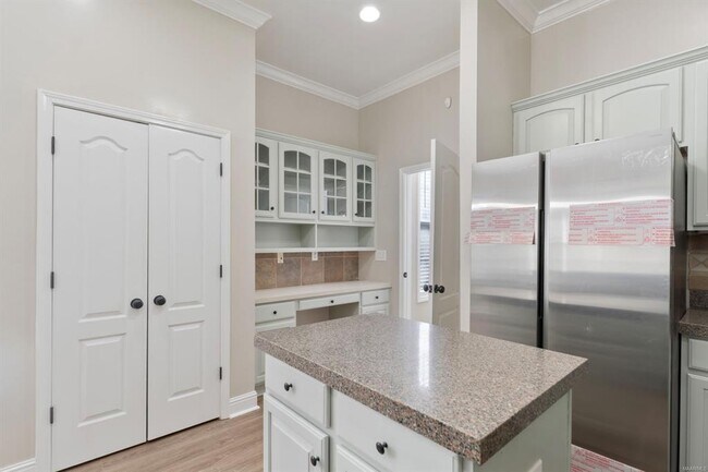 Building Photo - 8643 Carillion Pl