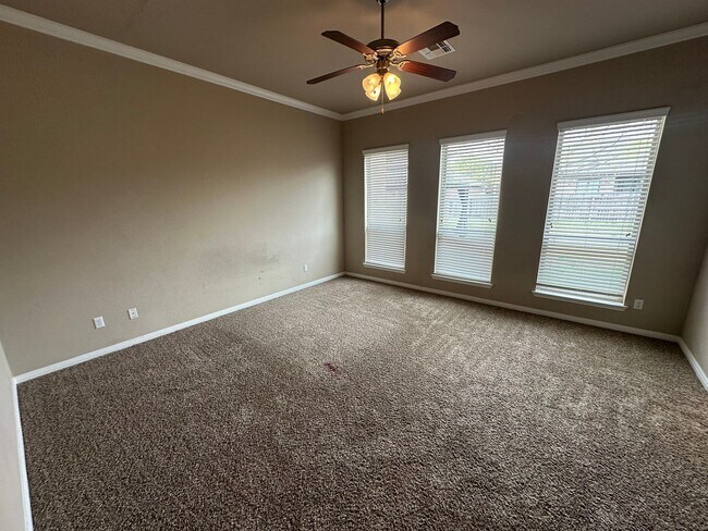 Building Photo - AVAILABLE NOW ; APPLY TODAY!!!