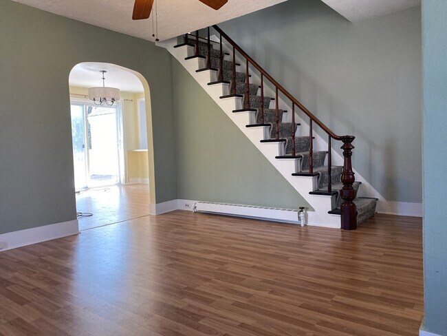 Building Photo - 74 Moore Ave