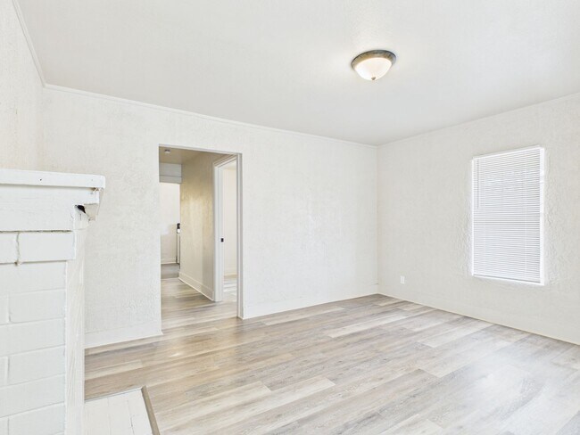 Building Photo - 1111 SW 13th Ave