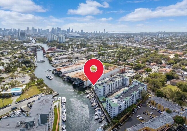 Building Photo - 2415 NW 16th St Rd