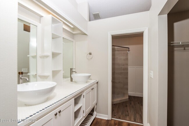 Building Photo - 110 Cardinal Dr