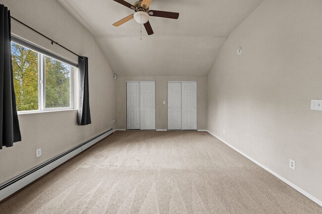 Building Photo - 2494 Schutzen St