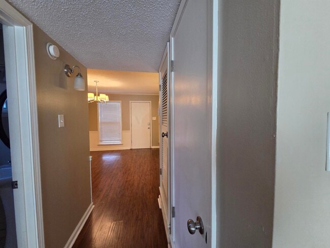 Building Photo - 2104 Harbert Ave