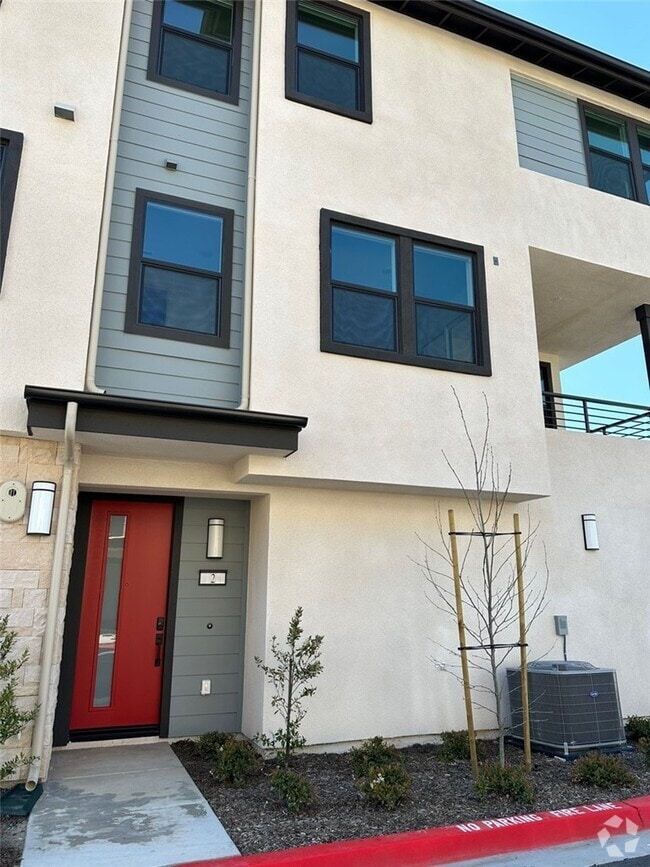 Building Photo - 2957 W Lincoln Ave