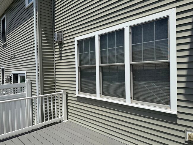 Building Photo - 143 Brookview Rd