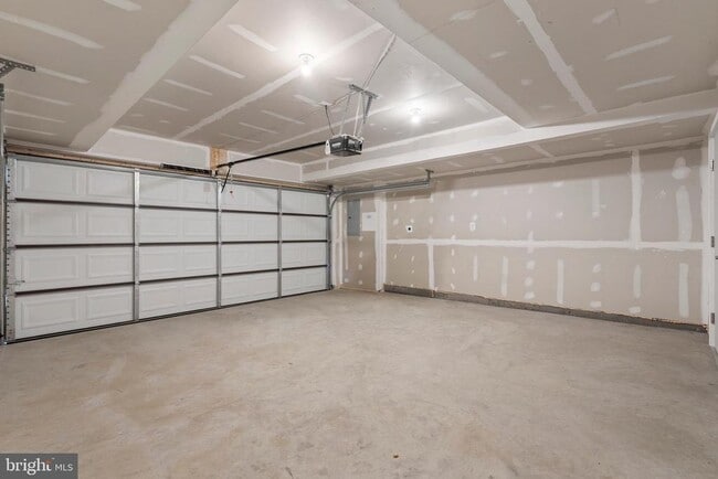 Building Photo - 12606 BRANCH HOLLOW Ln