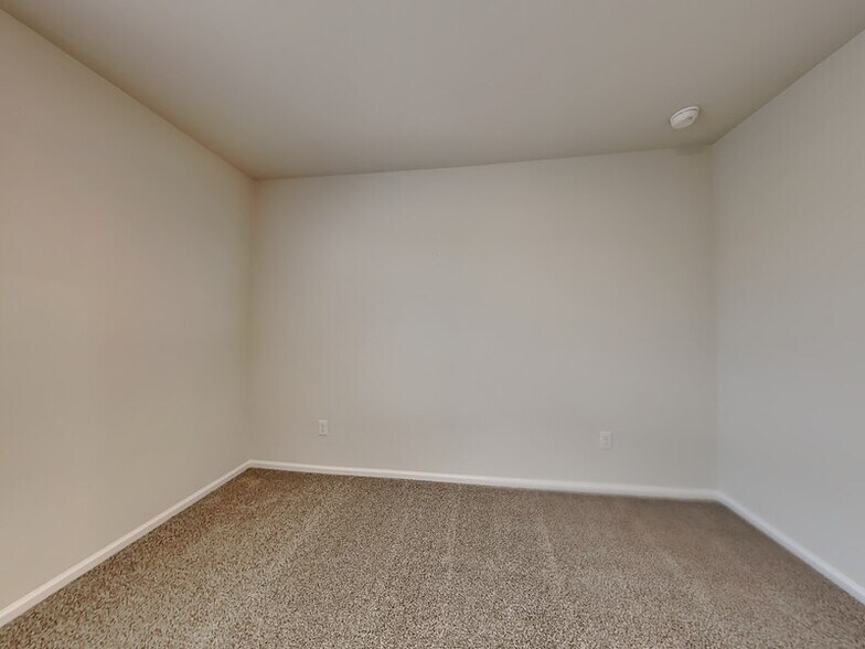 Building Photo - 8908 SW 31st Ter