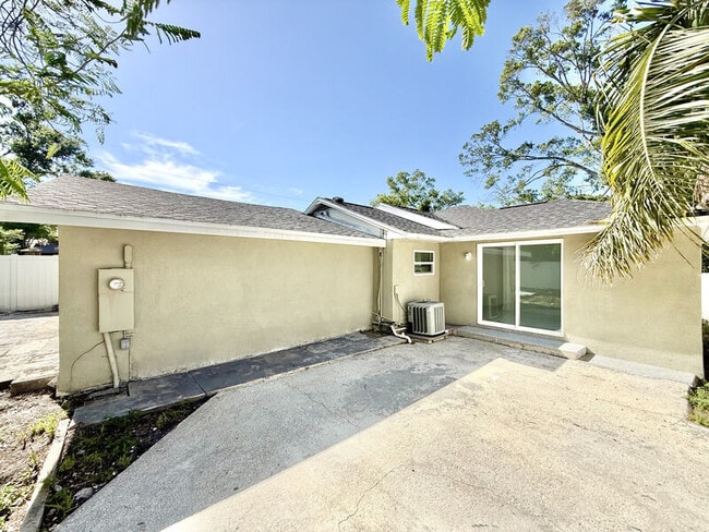 Building Photo - 2712 60th Ave N