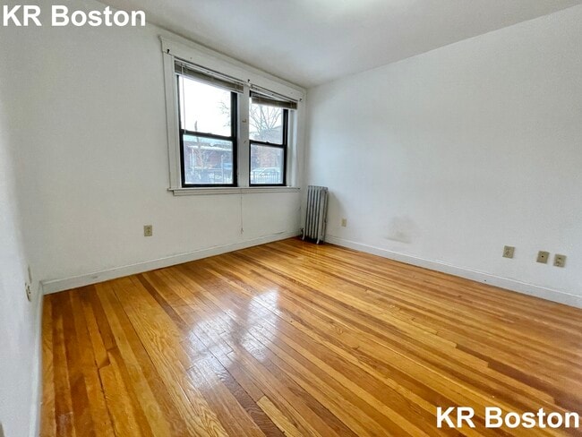 Building Photo - 19 Egremont Rd