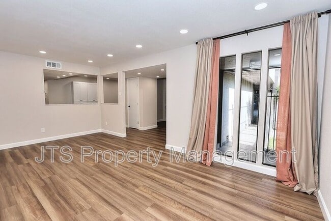 Building Photo - 3160 Watt Ave