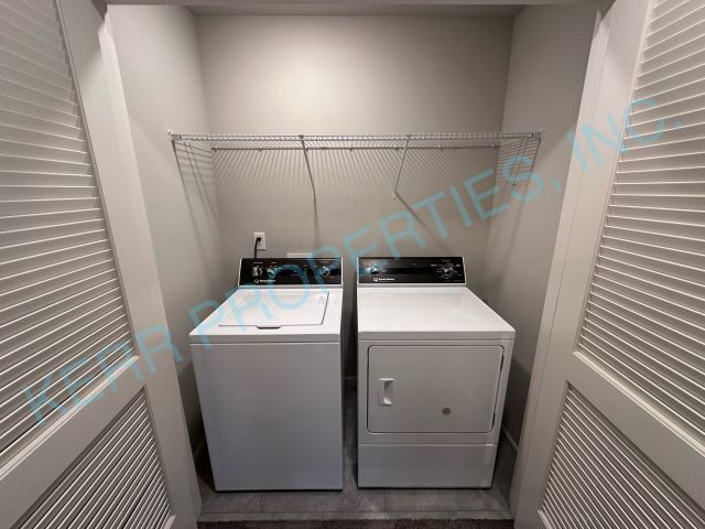 Building Photo - Discover Spacious Comfort: Elegant 3-Bed, 3.5-Bath Townhouse in Happy Valley!