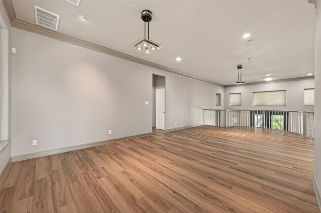 Building Photo - 7203 Timberlake Dr