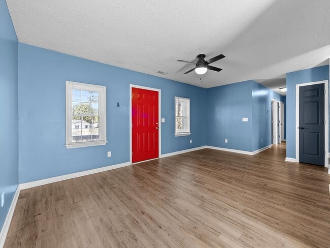 Building Photo - Welcome to Crown Point!