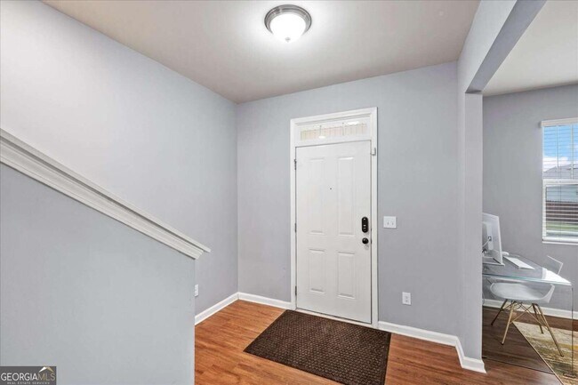 Building Photo - 637 Yazzie Pl