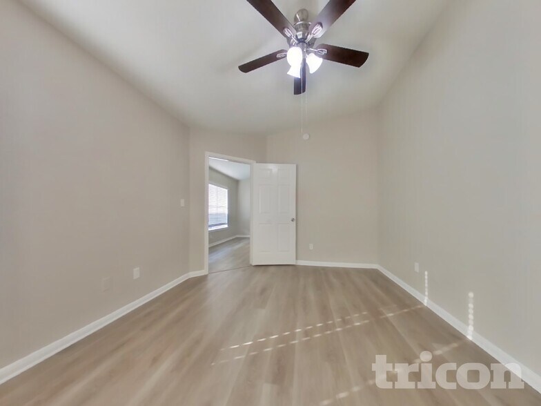 Building Photo - 3254 Kelling St