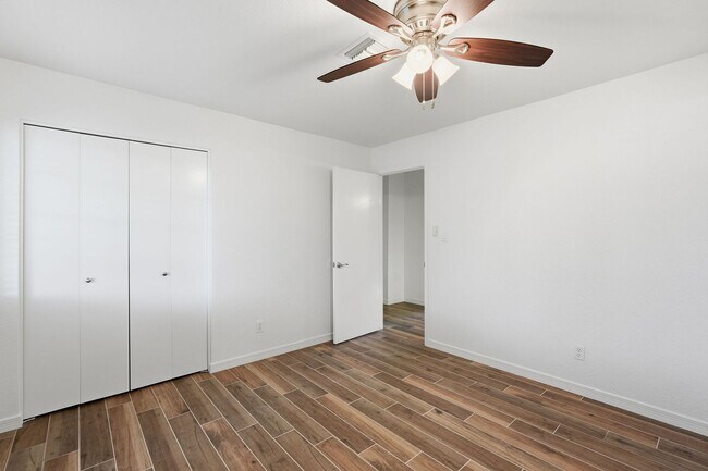 Building Photo - 4 Bed Home in Scottsdale Quarter!!