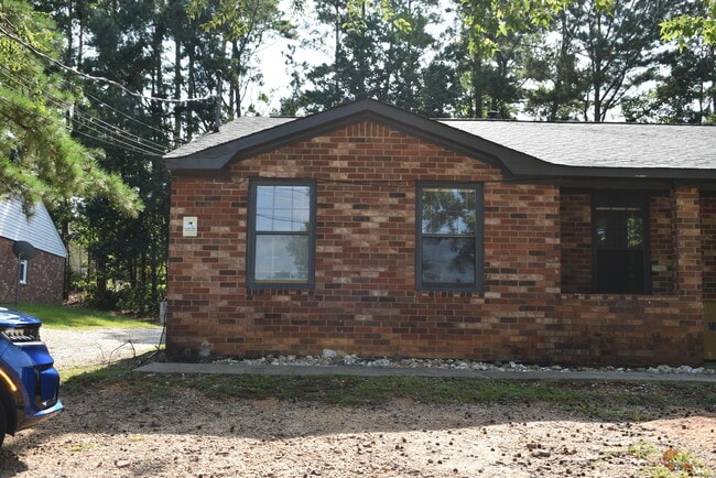 Building Photo - 135 Stoneybrooks Pl