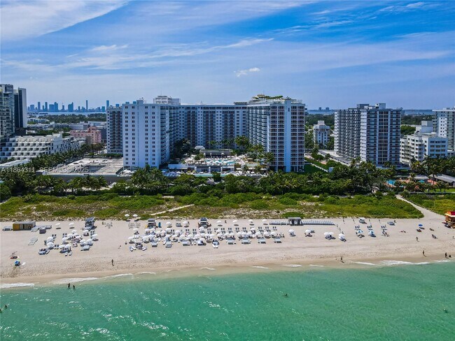 Building Photo - 2301 Collins Ave