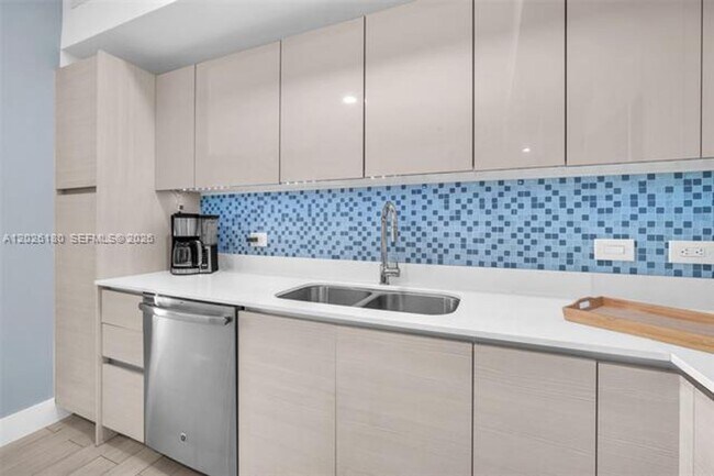 Building Photo - 2602 Halladale cu-T3105
