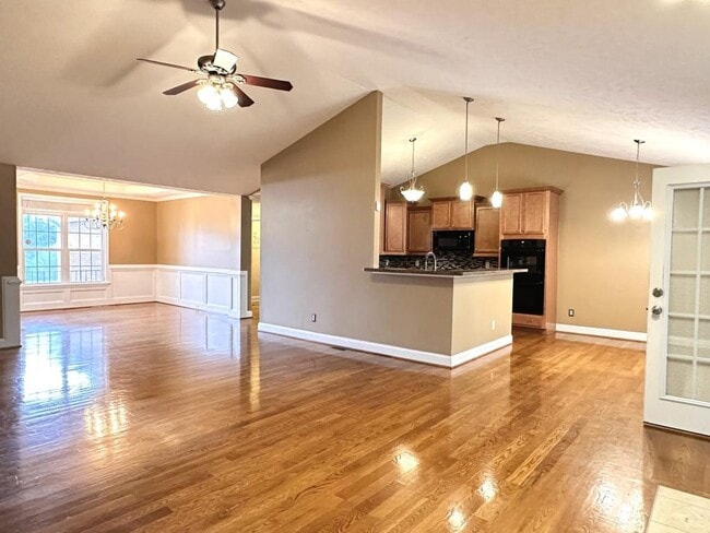 Building Photo - 2928 Prioress Dr