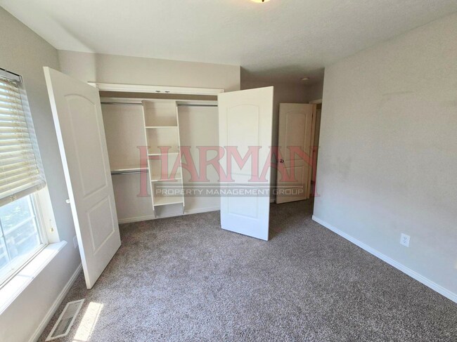 Building Photo - 269 Sunshine Dr