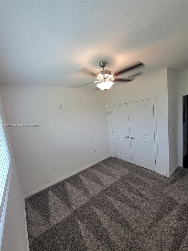 Building Photo - 8271 Tanager Sq