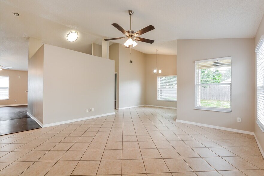 Building Photo - 628 Wechsler Cir
