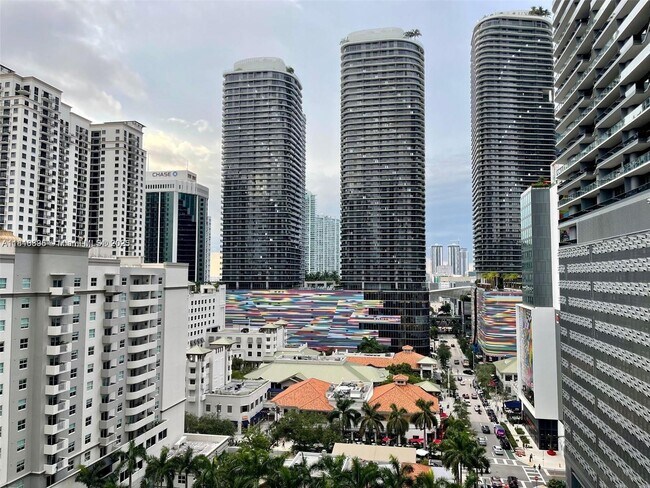 Building Photo - 1100S S Miami Ave