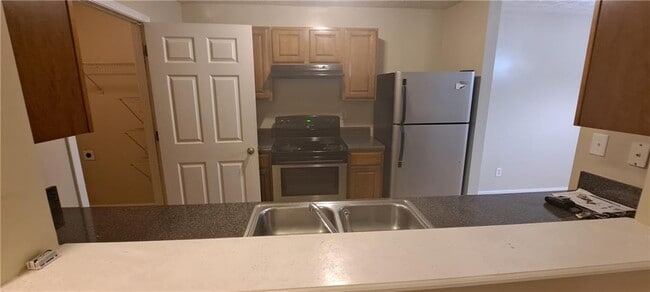 Building Photo - 8304 Fairington Ridge Cir