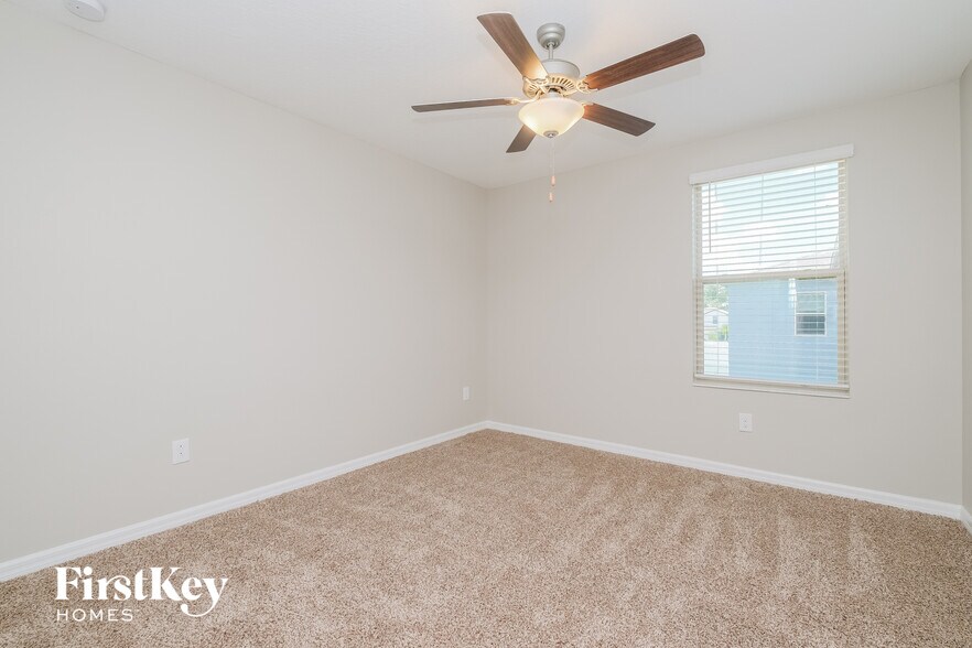 Building Photo - 7410 Pearly Everlasting Ave