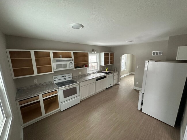 Building Photo - Completely updated 4 Bedroom, 1 Bathroom Home