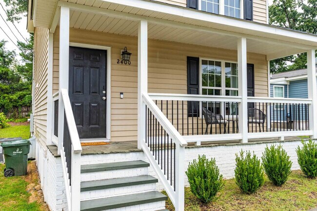 Building Photo - 2400 Hinton St