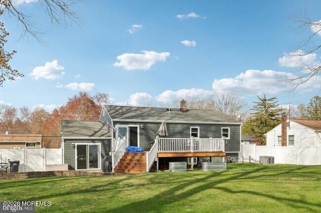 Building Photo - 118 Darien Rd