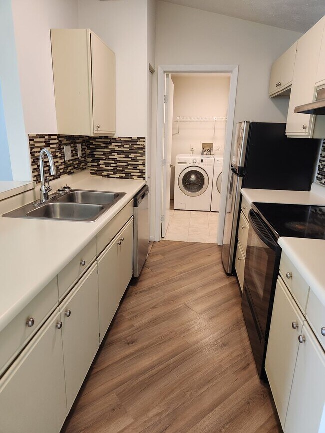 Building Photo - Great 2 bed 2 bath condo In Centerville